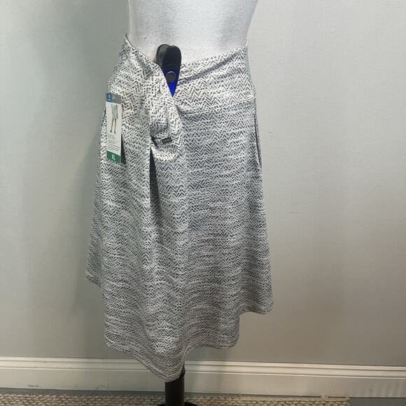 MPG Performance Gear Skirt sz Extra Large Black White Go Anywhere Travel Pockets - Picture 8 of 10